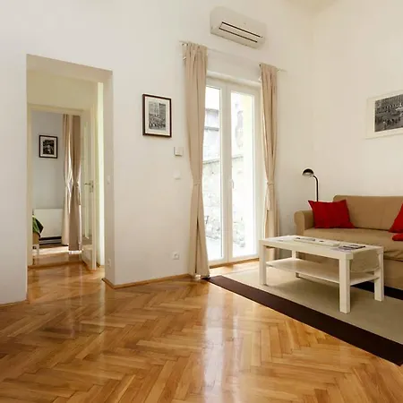 Weiner Apartment *